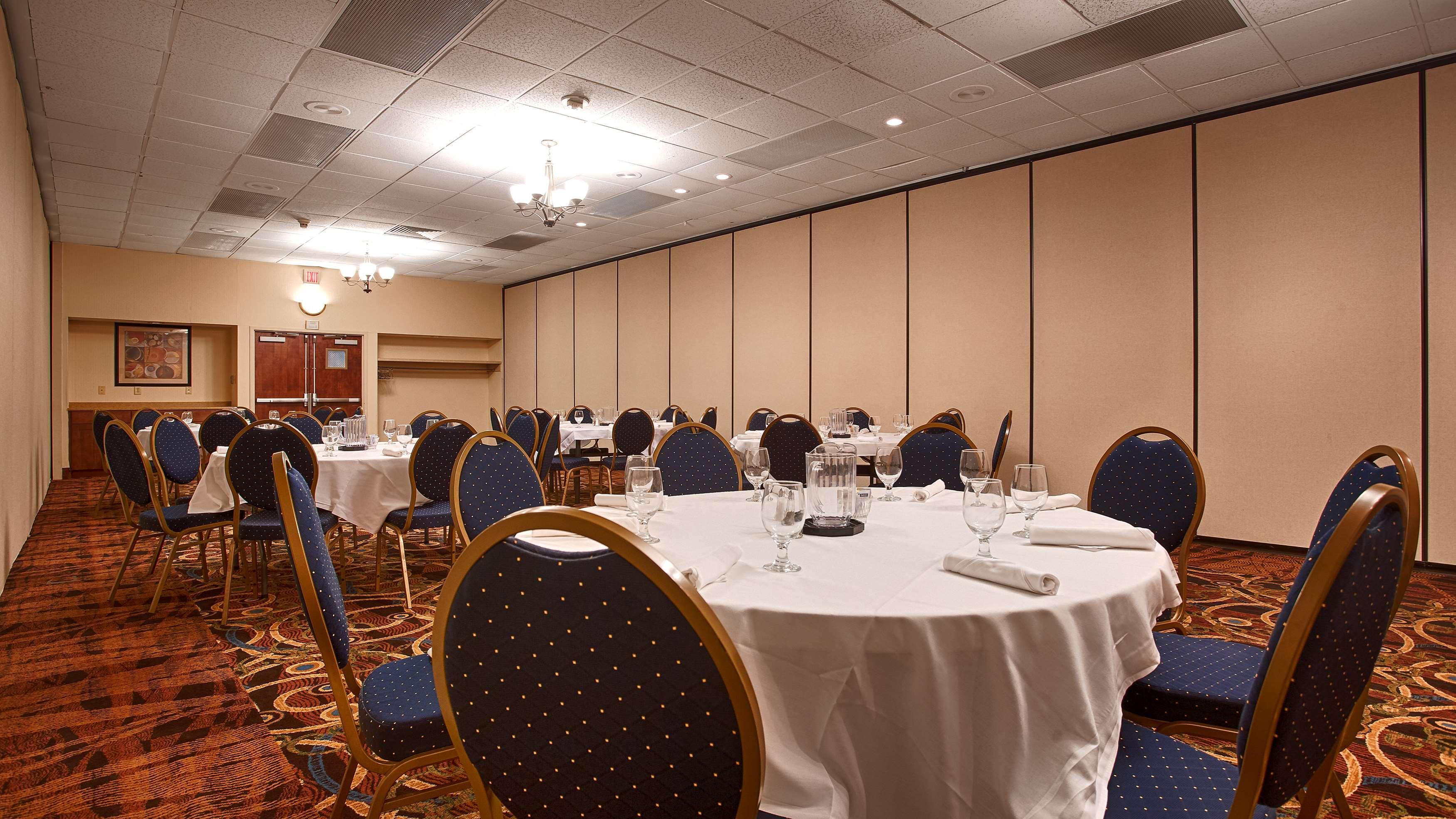 Rock Island Inn & Suites Marshalltown Екстер'єр фото