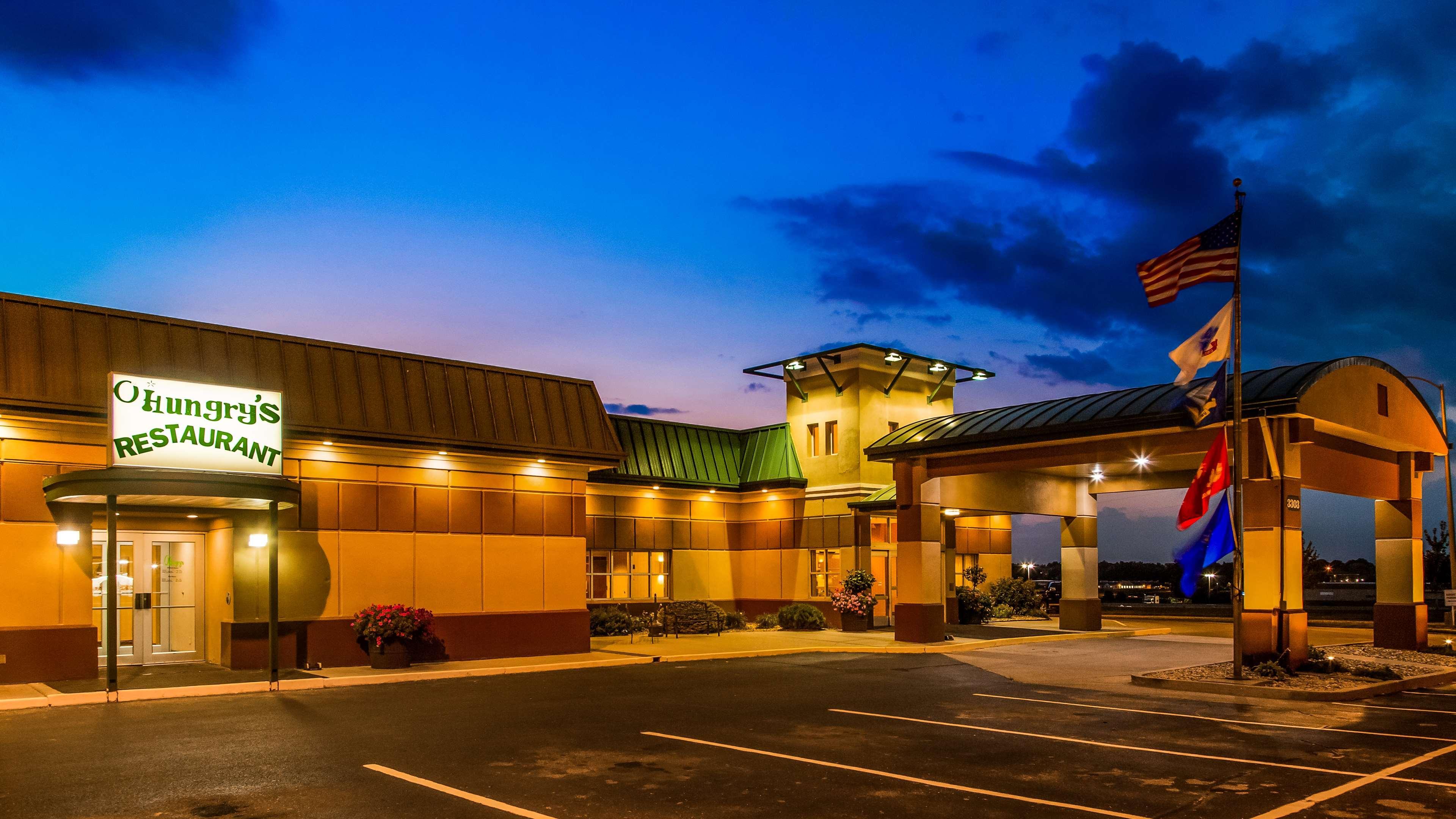 Rock Island Inn & Suites Marshalltown Екстер'єр фото