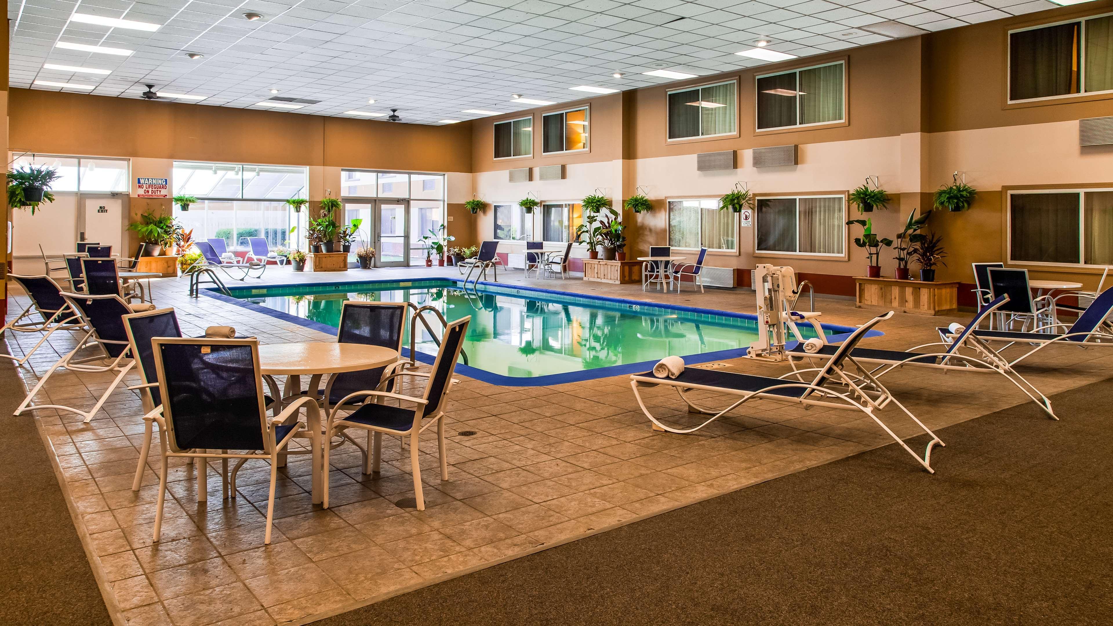 Rock Island Inn & Suites Marshalltown Екстер'єр фото