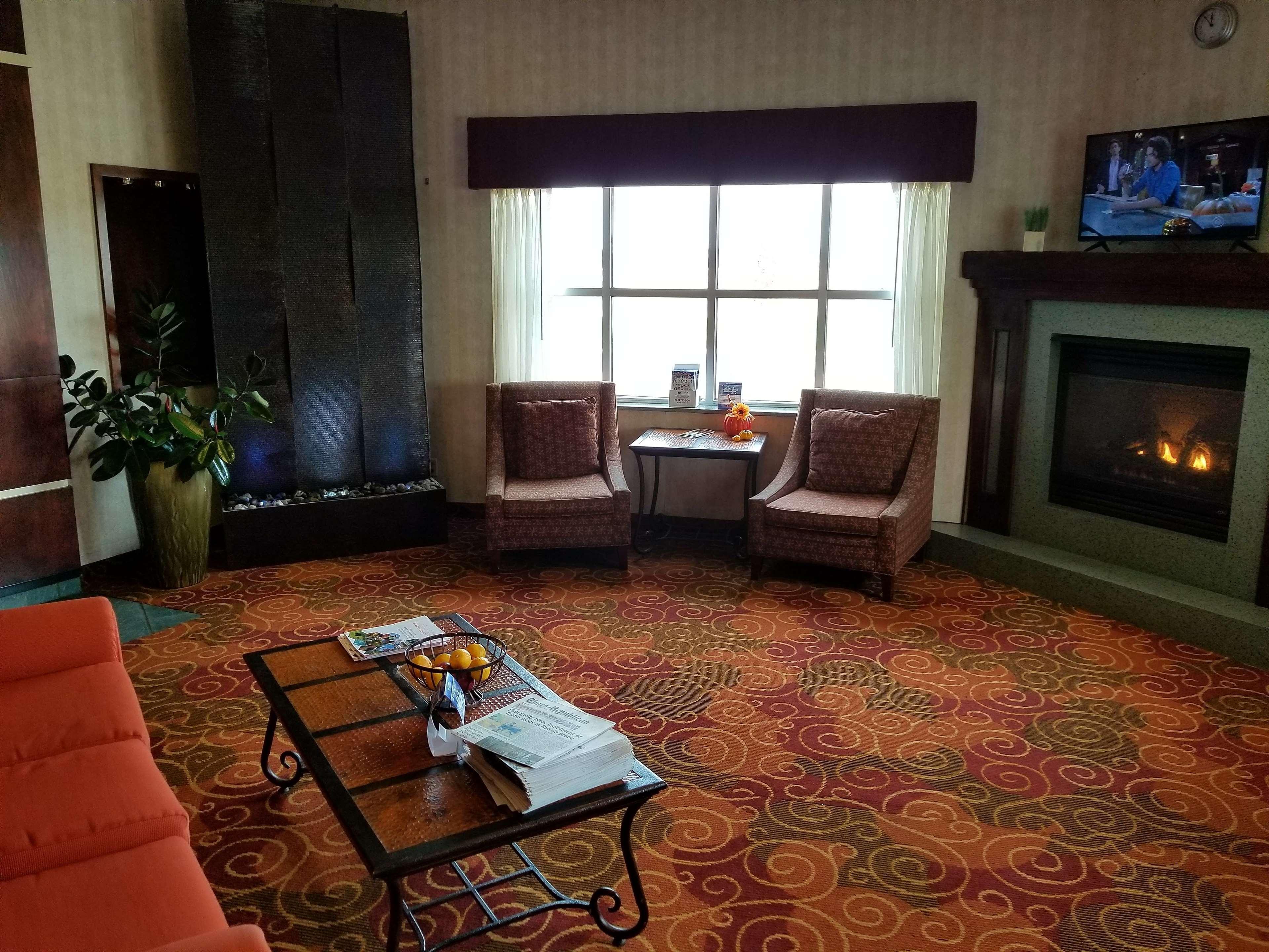 Rock Island Inn & Suites Marshalltown Екстер'єр фото